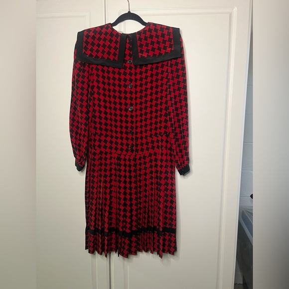 Vintage 1980’s 100% Silk Albert Nipon Portrait Collar Drop Waist Dress - Picture 8 of 14